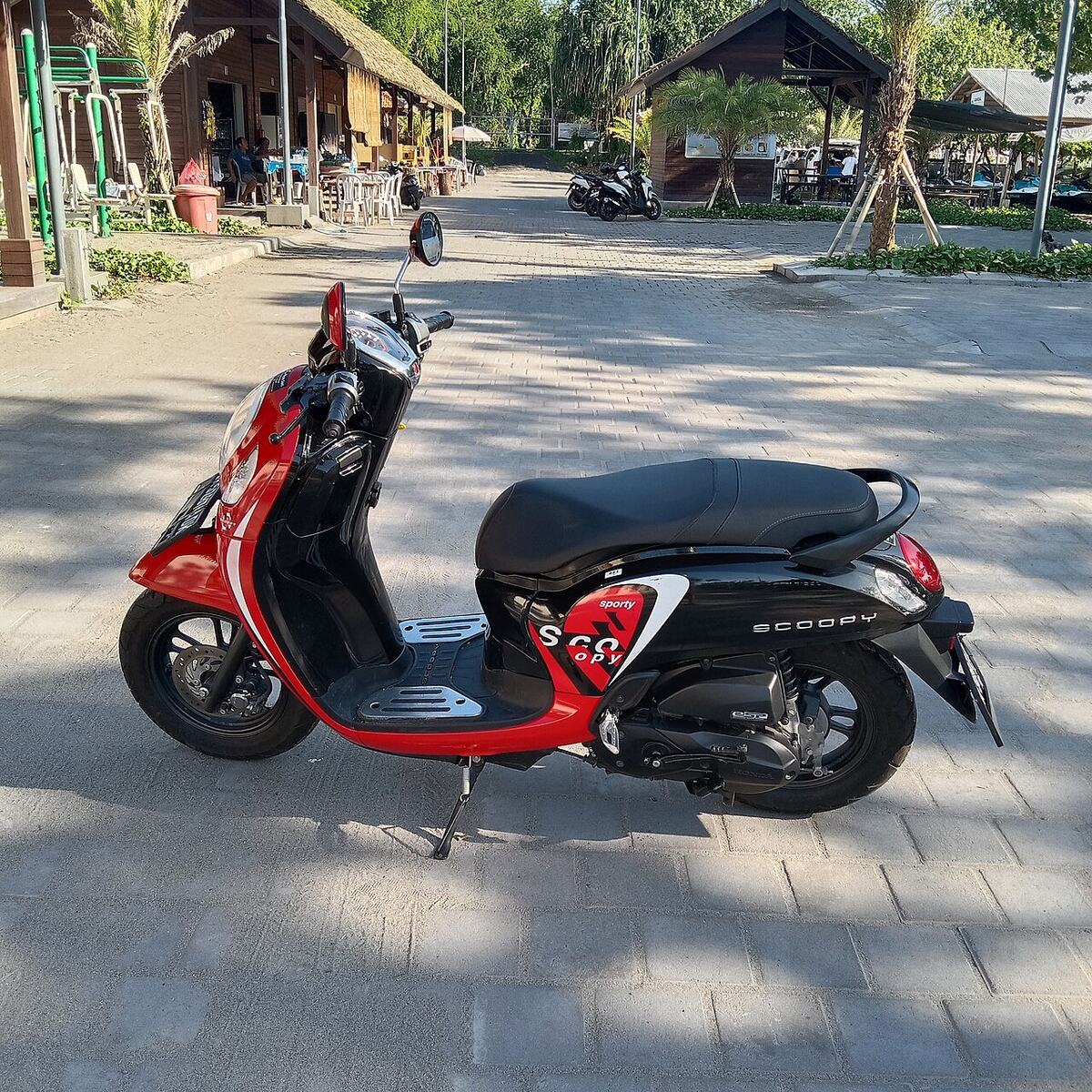 Honda Scoopy 110 warna merah