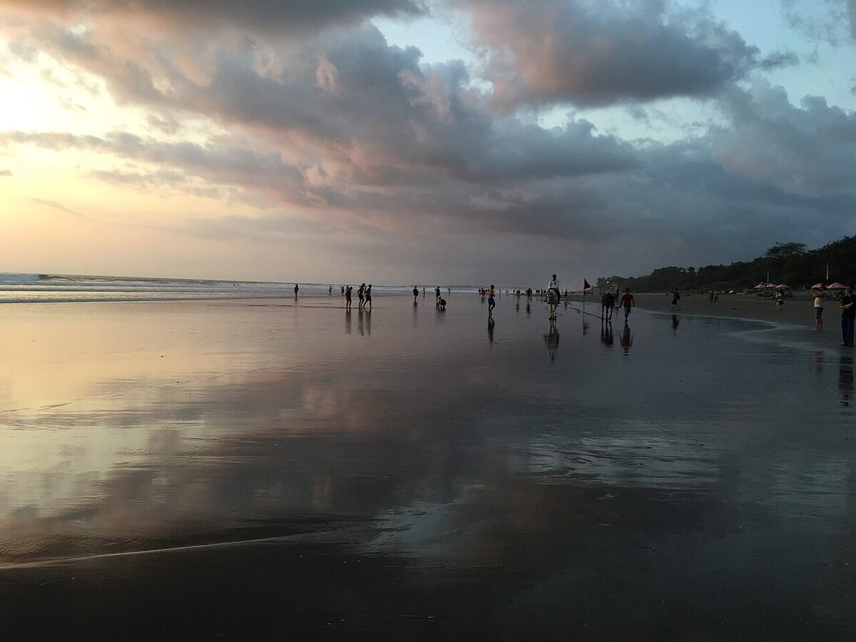 Pantai Seminyak, Bali