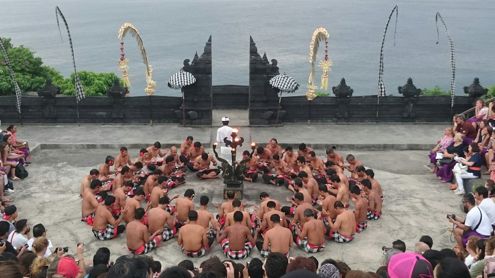 Pertunjukan tari Kecak di Bali